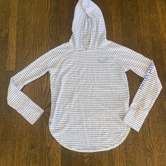 Vineyard Vines. Striped Lightweight Hooded Shirt with Thumb Slits. Size Large. - Picture 2 of 7